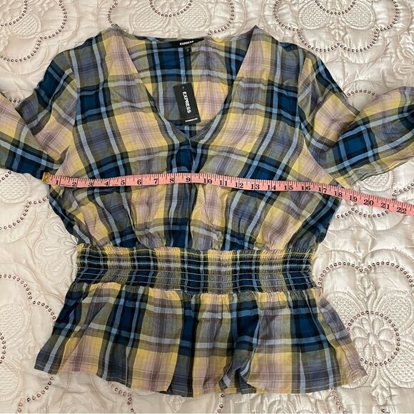 Express Plaid Surplice Peplum Top Blouse NEW Size Medium - Picture 8 of 9